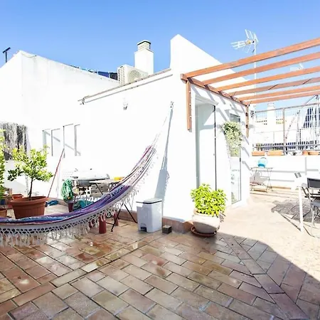 Дом отдыха Town House With Rooftop Terrace *